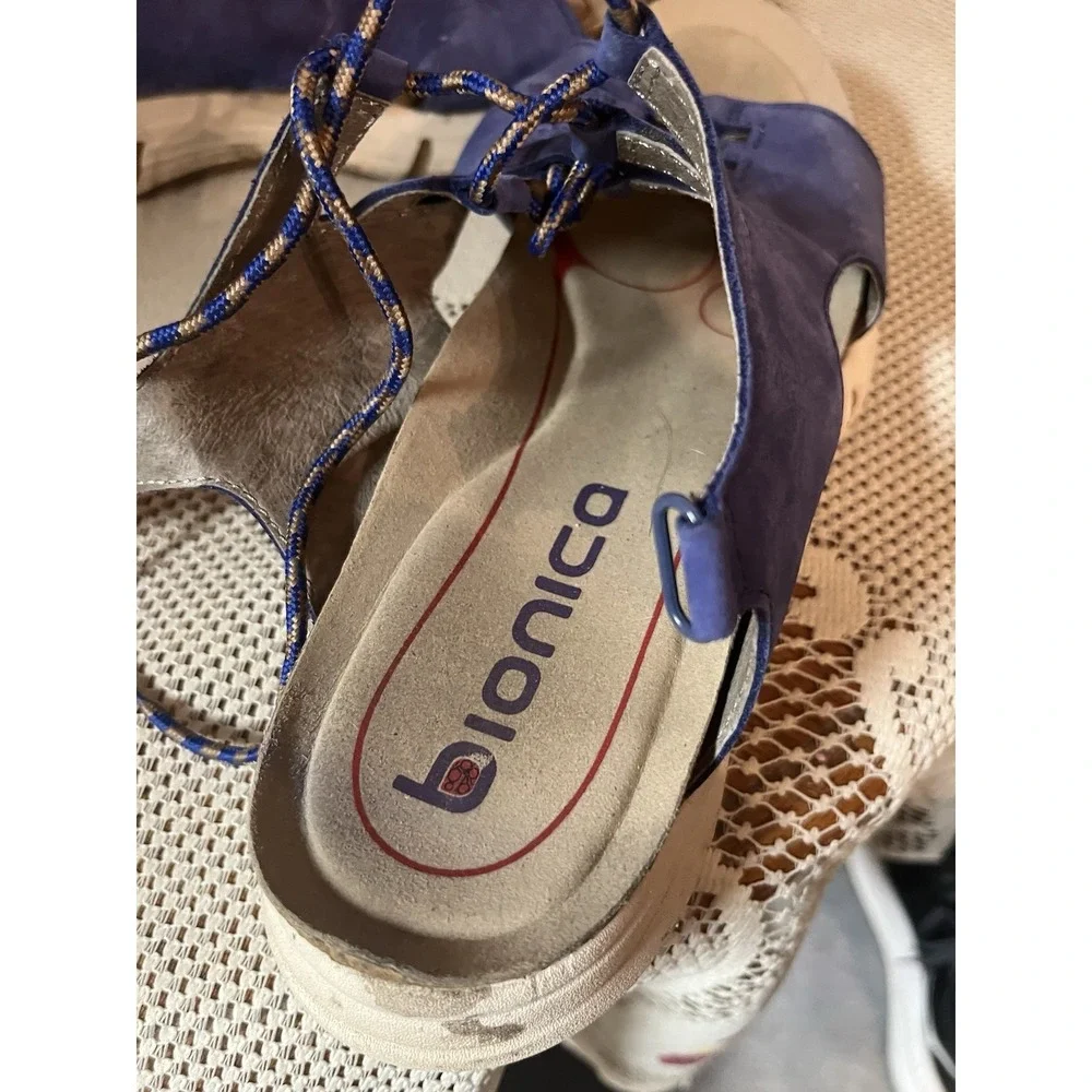 Bionica Blue Leather‎ Ormond All-Terrain Ghille Wedged Sandals Size 10M Women's